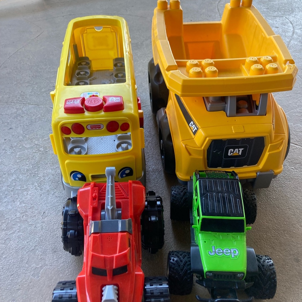 and Jeep Toy Vehicle Set - Yellow, Red, Green